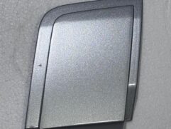 Abdeckung Verdeckklappe links vorn (klein) VW New Beetle Cabrio 1Y0871993 – original, gebraucht, lackiert LA7W Reflexsilber Metallic